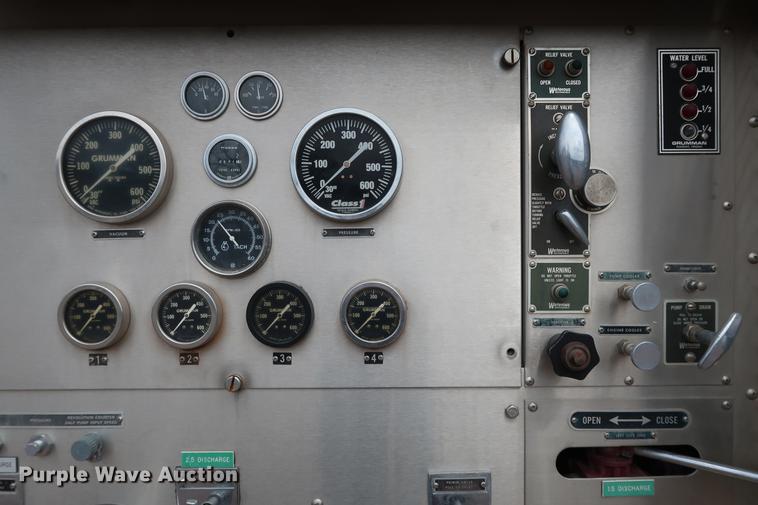 image for item DG3405 1984 Ford F800 Fire Cat fire truck