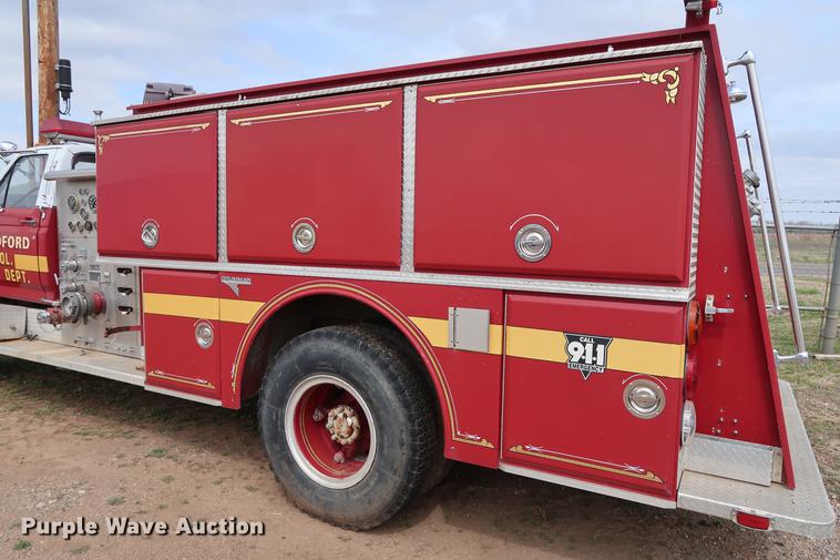 image for item DG3405 1984 Ford F800 Fire Cat fire truck