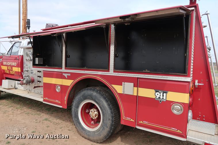 image for item DG3405 1984 Ford F800 Fire Cat fire truck