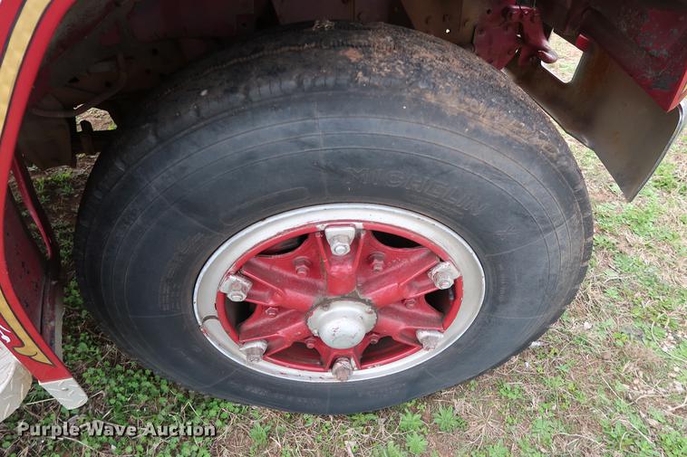 image for item DG3405 1984 Ford F800 Fire Cat fire truck