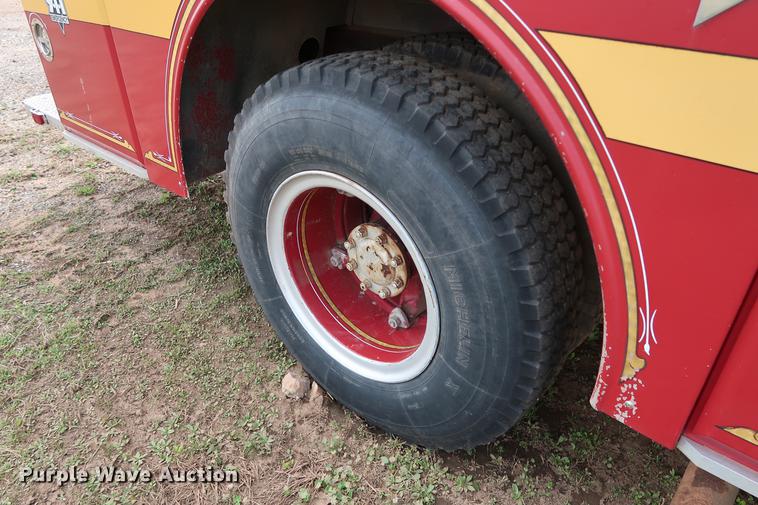 image for item DG3405 1984 Ford F800 Fire Cat fire truck
