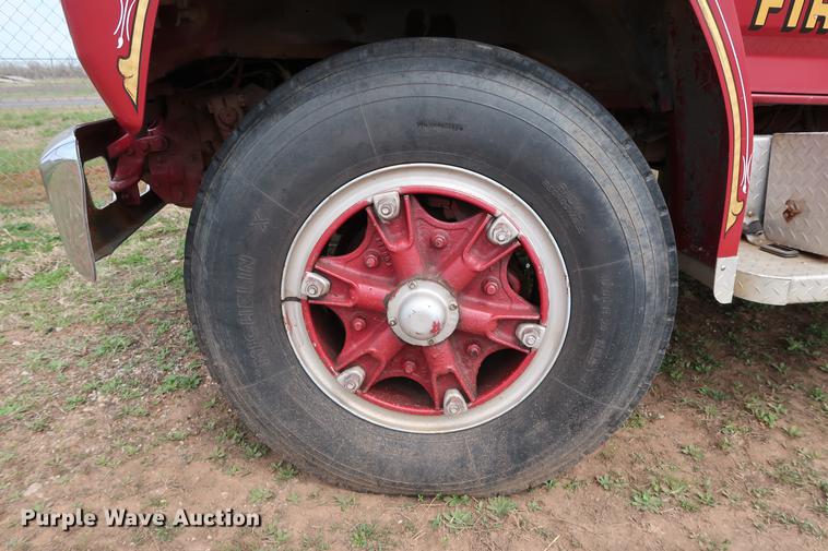 image for item DG3405 1984 Ford F800 Fire Cat fire truck