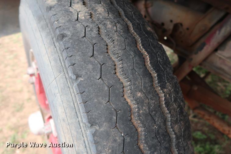 image for item DG3405 1984 Ford F800 Fire Cat fire truck