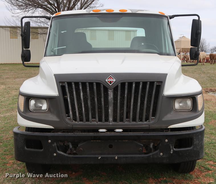 image for item DG3406 2013 International TerraStar flatbed truck