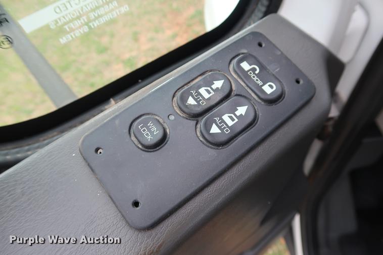 image for item DG3406 2013 International TerraStar flatbed truck