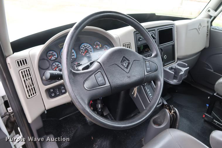 image for item DG3406 2013 International TerraStar flatbed truck