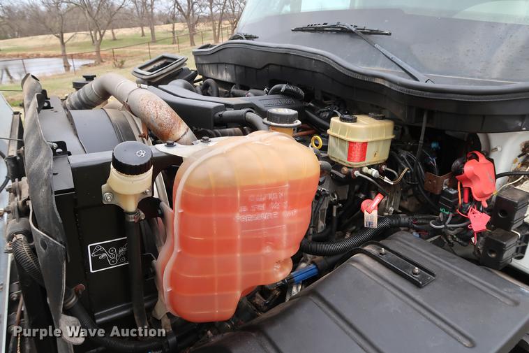 image for item DG3406 2013 International TerraStar flatbed truck