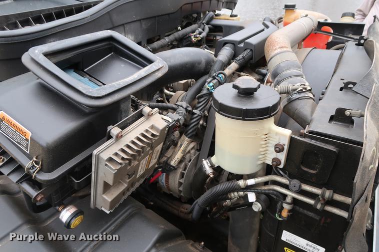 image for item DG3406 2013 International TerraStar flatbed truck