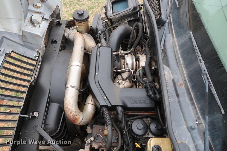 image for item DG3406 2013 International TerraStar flatbed truck