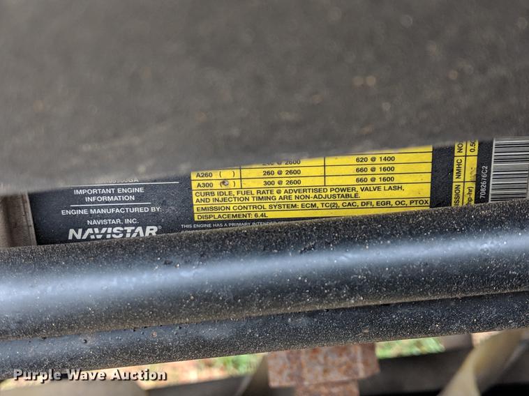 image for item DG3406 2013 International TerraStar flatbed truck