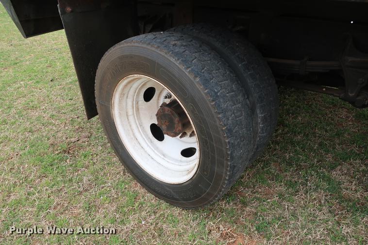 image for item DG3406 2013 International TerraStar flatbed truck