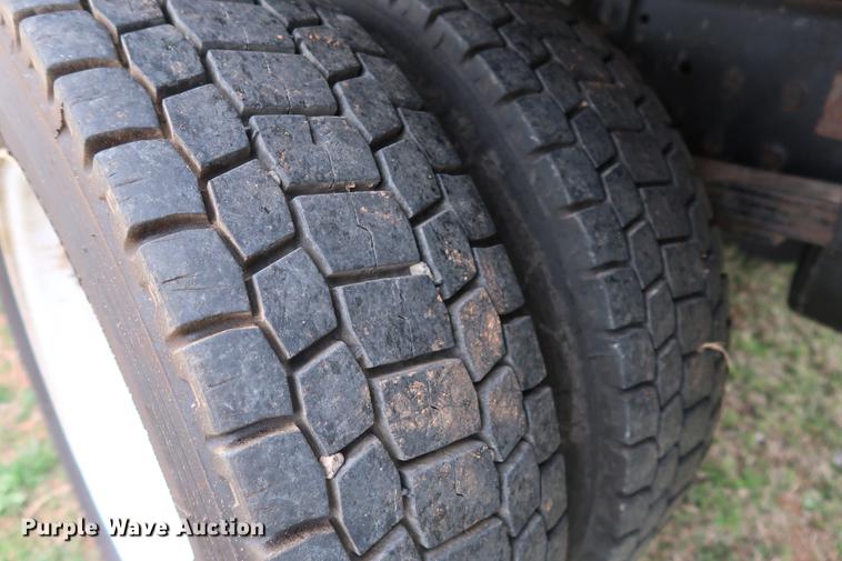 image for item DG3406 2013 International TerraStar flatbed truck