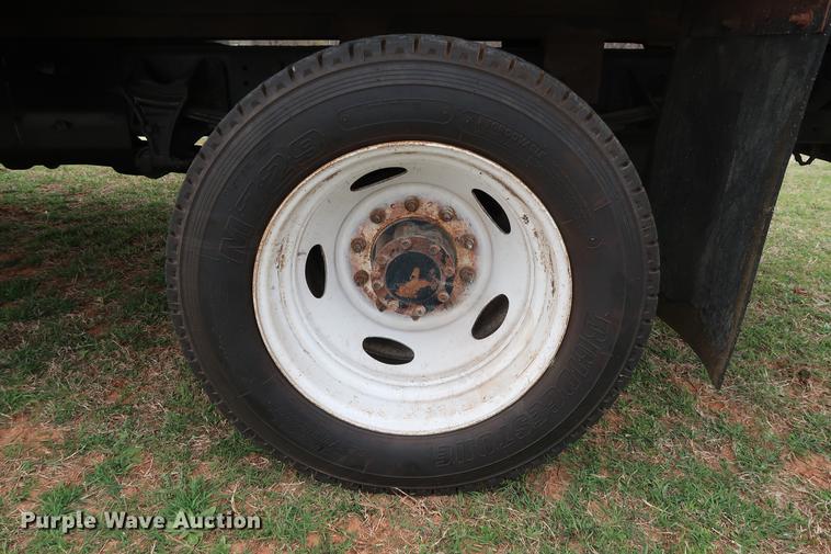 image for item DG3406 2013 International TerraStar flatbed truck