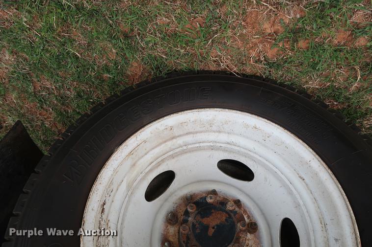 image for item DG3406 2013 International TerraStar flatbed truck