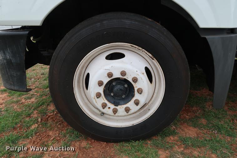 image for item DG3406 2013 International TerraStar flatbed truck