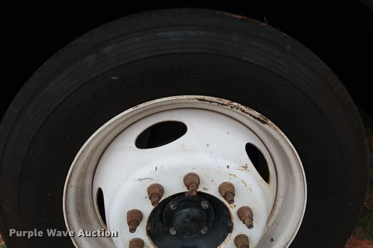 image for item DG3406 2013 International TerraStar flatbed truck