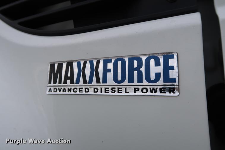 image for item DG3406 2013 International TerraStar flatbed truck