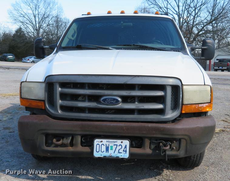 image for item DG3913 2000 Ford F350 Super Duty XL flatbed pickup truck