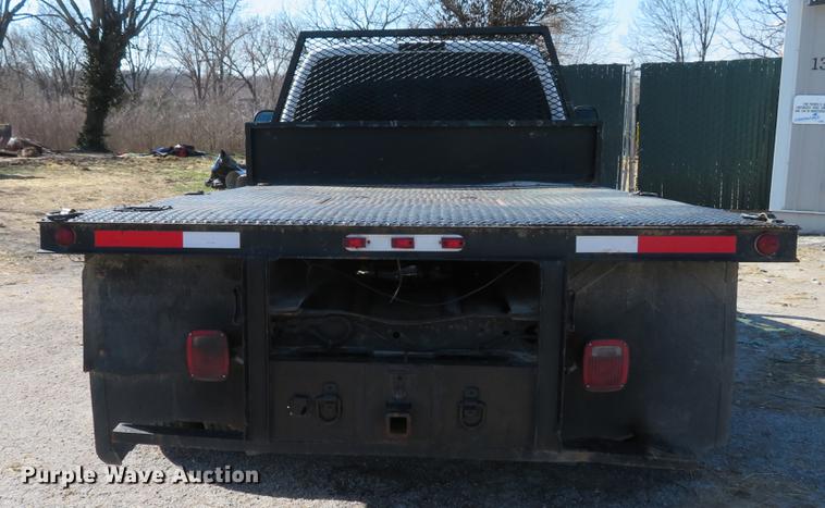 image for item DG3913 2000 Ford F350 Super Duty XL flatbed pickup truck