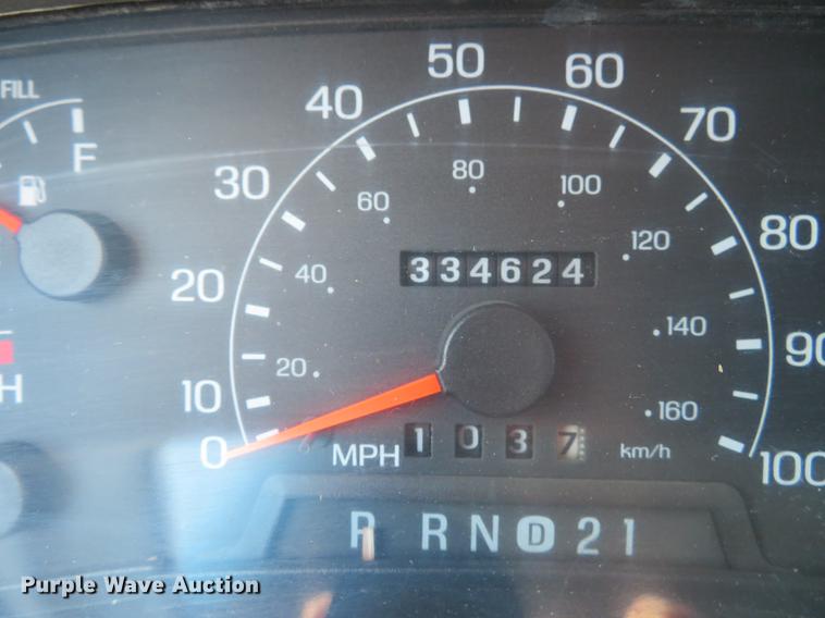 image for item DG3913 2000 Ford F350 Super Duty XL flatbed pickup truck