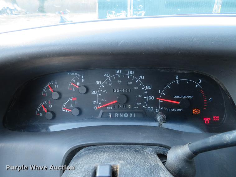 image for item DG3913 2000 Ford F350 Super Duty XL flatbed pickup truck