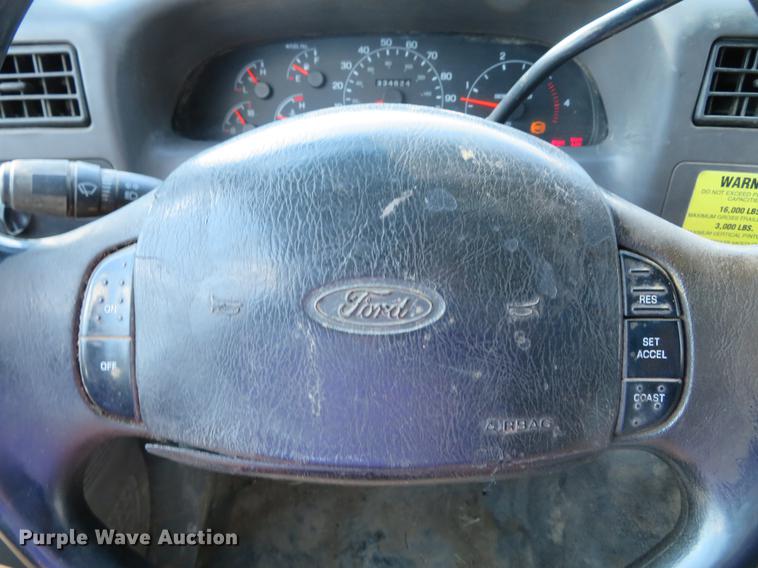 image for item DG3913 2000 Ford F350 Super Duty XL flatbed pickup truck