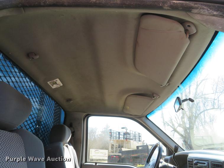 image for item DG3913 2000 Ford F350 Super Duty XL flatbed pickup truck