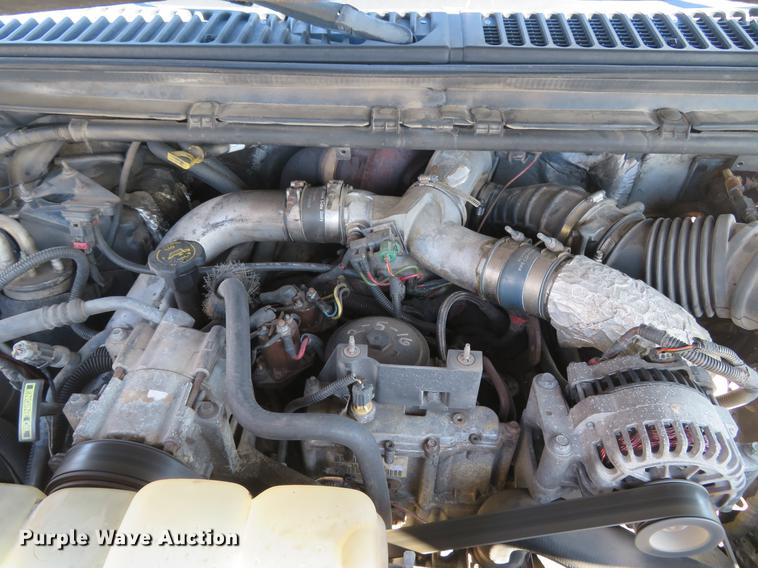 image for item DG3913 2000 Ford F350 Super Duty XL flatbed pickup truck