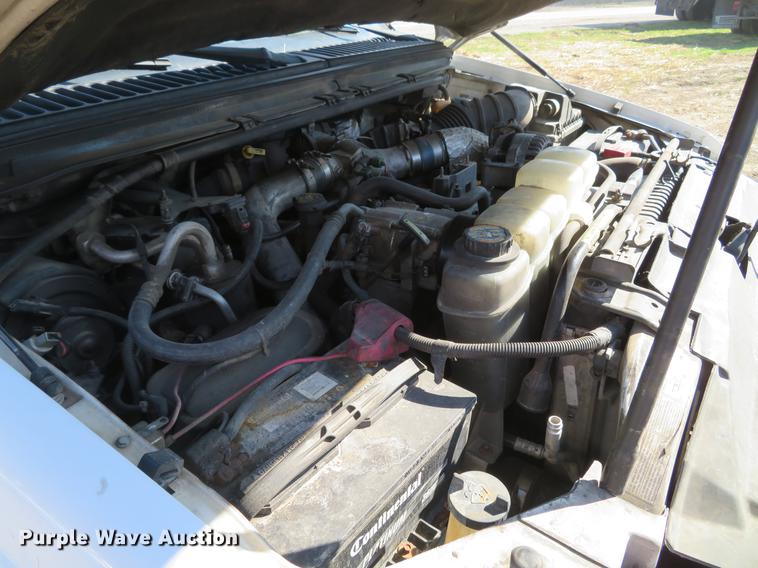 image for item DG3913 2000 Ford F350 Super Duty XL flatbed pickup truck