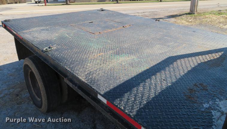 image for item DG3913 2000 Ford F350 Super Duty XL flatbed pickup truck