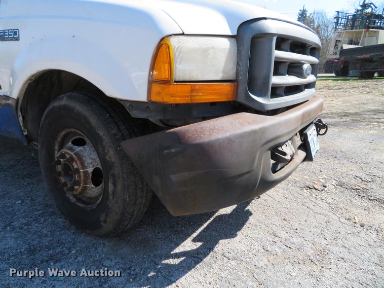 image for item DG3913 2000 Ford F350 Super Duty XL flatbed pickup truck