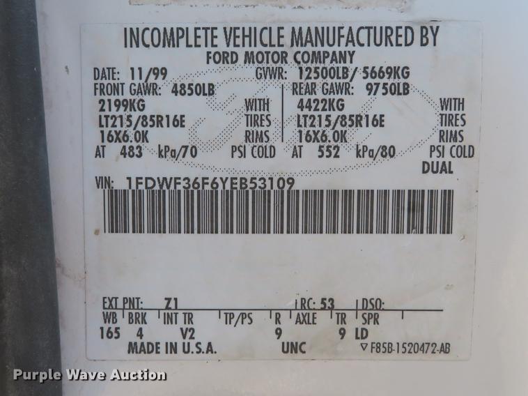 image for item DG3913 2000 Ford F350 Super Duty XL flatbed pickup truck