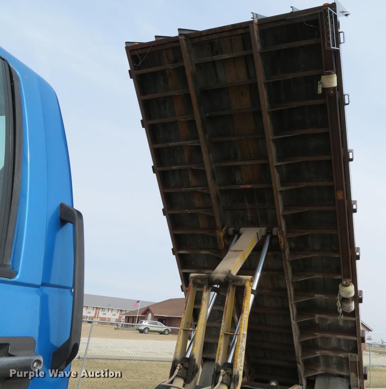 image for item DG3915 1995 Chevrolet Kodiak C6500 flat dump bed truck