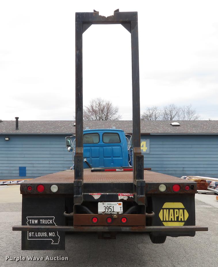 image for item DG3916 2003 Sterling L-Line flat bed truck