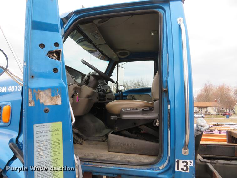 image for item DG3916 2003 Sterling L-Line flat bed truck