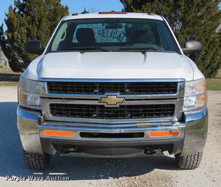 image for item DG3923 2010 Chevrolet Silverado 2500HD Ext. Cab pickup truck