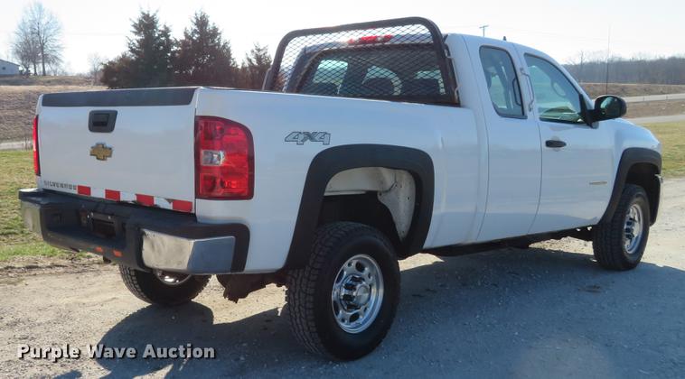 image for item DG3923 2010 Chevrolet Silverado 2500HD Ext. Cab pickup truck