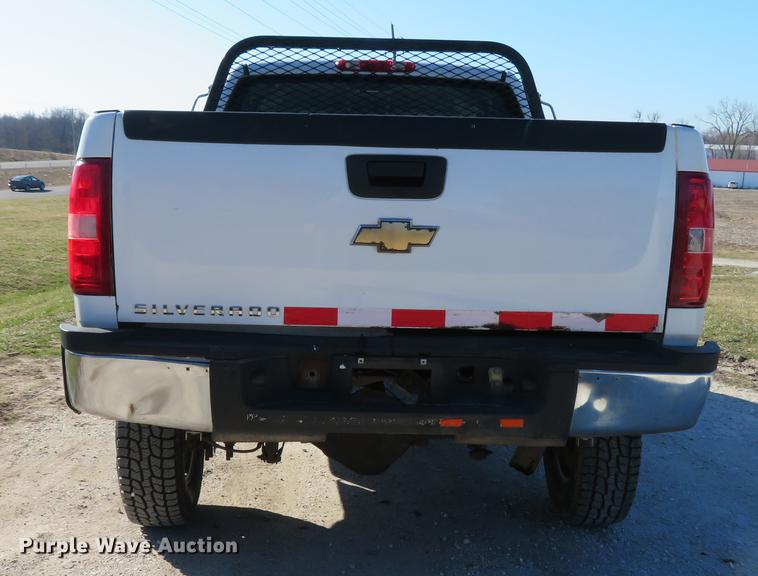 image for item DG3923 2010 Chevrolet Silverado 2500HD Ext. Cab pickup truck