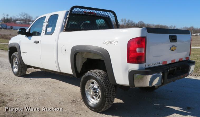 image for item DG3923 2010 Chevrolet Silverado 2500HD Ext. Cab pickup truck