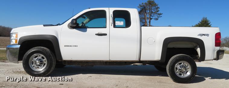 image for item DG3923 2010 Chevrolet Silverado 2500HD Ext. Cab pickup truck