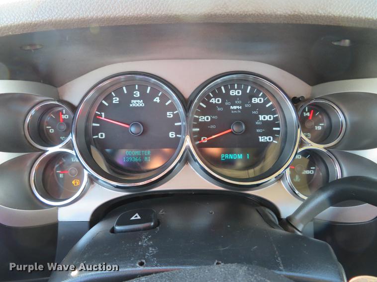 image for item DG3923 2010 Chevrolet Silverado 2500HD Ext. Cab pickup truck