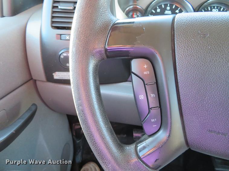 image for item DG3923 2010 Chevrolet Silverado 2500HD Ext. Cab pickup truck