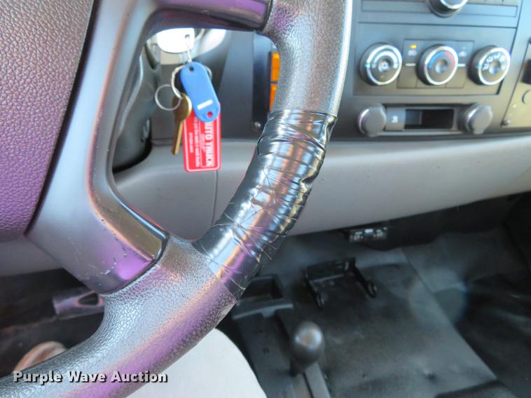 image for item DG3923 2010 Chevrolet Silverado 2500HD Ext. Cab pickup truck