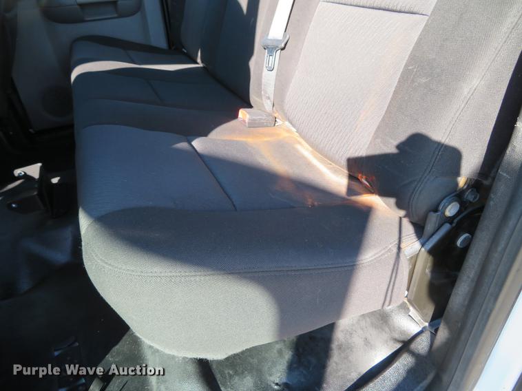 image for item DG3923 2010 Chevrolet Silverado 2500HD Ext. Cab pickup truck