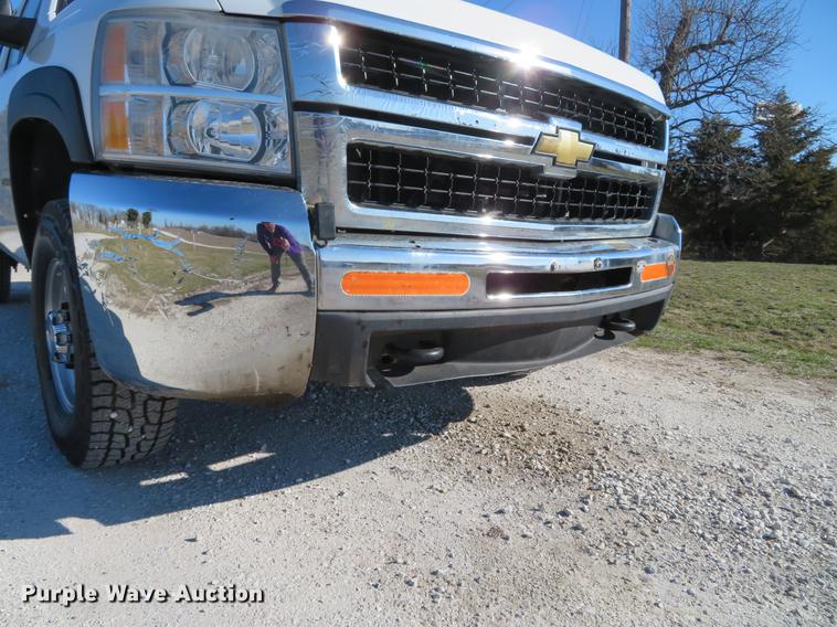 image for item DG3923 2010 Chevrolet Silverado 2500HD Ext. Cab pickup truck