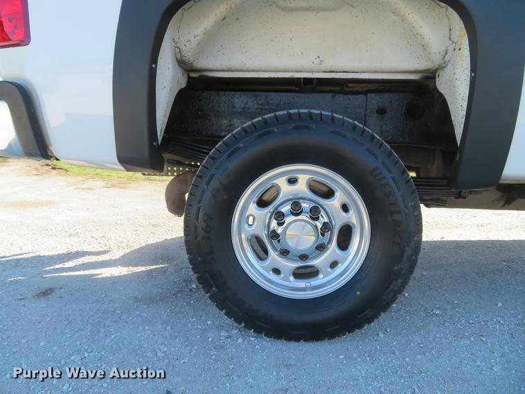 image for item DG3923 2010 Chevrolet Silverado 2500HD Ext. Cab pickup truck