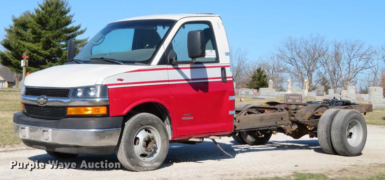 image for item DG3924 2011 Chevrolet Express G4500 cab and chassis