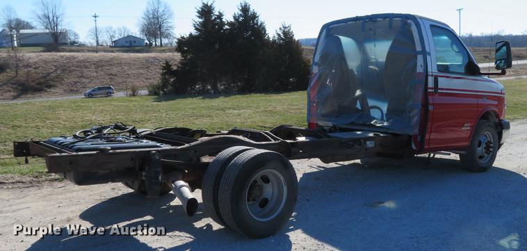 image for item DG3924 2011 Chevrolet Express G4500 cab and chassis