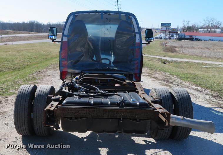 image for item DG3924 2011 Chevrolet Express G4500 cab and chassis