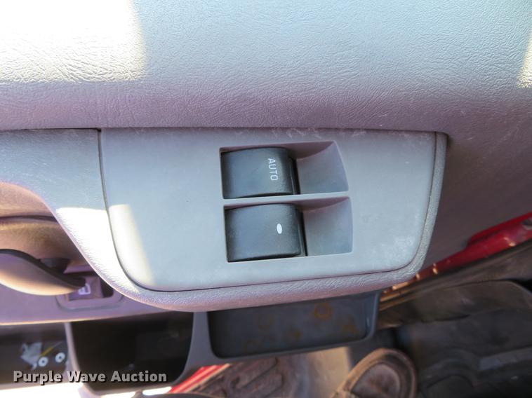 image for item DG3924 2011 Chevrolet Express G4500 cab and chassis